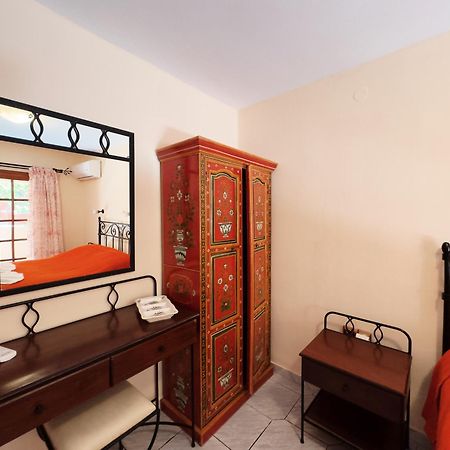 Villa Eleni Seaside Apartments Платаньяс Екстер'єр фото