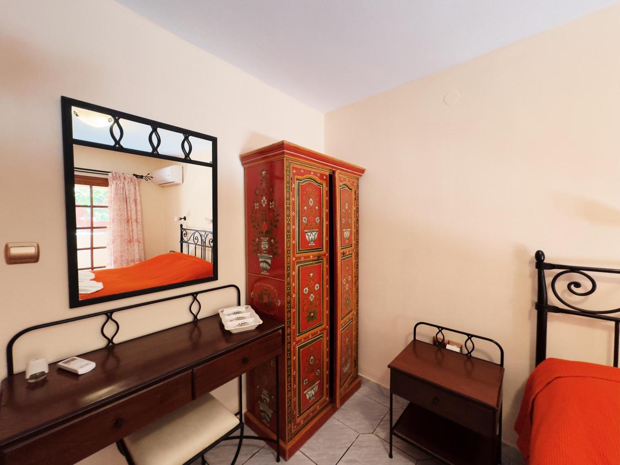 Villa Eleni Seaside Apartments Платаньяс Екстер'єр фото