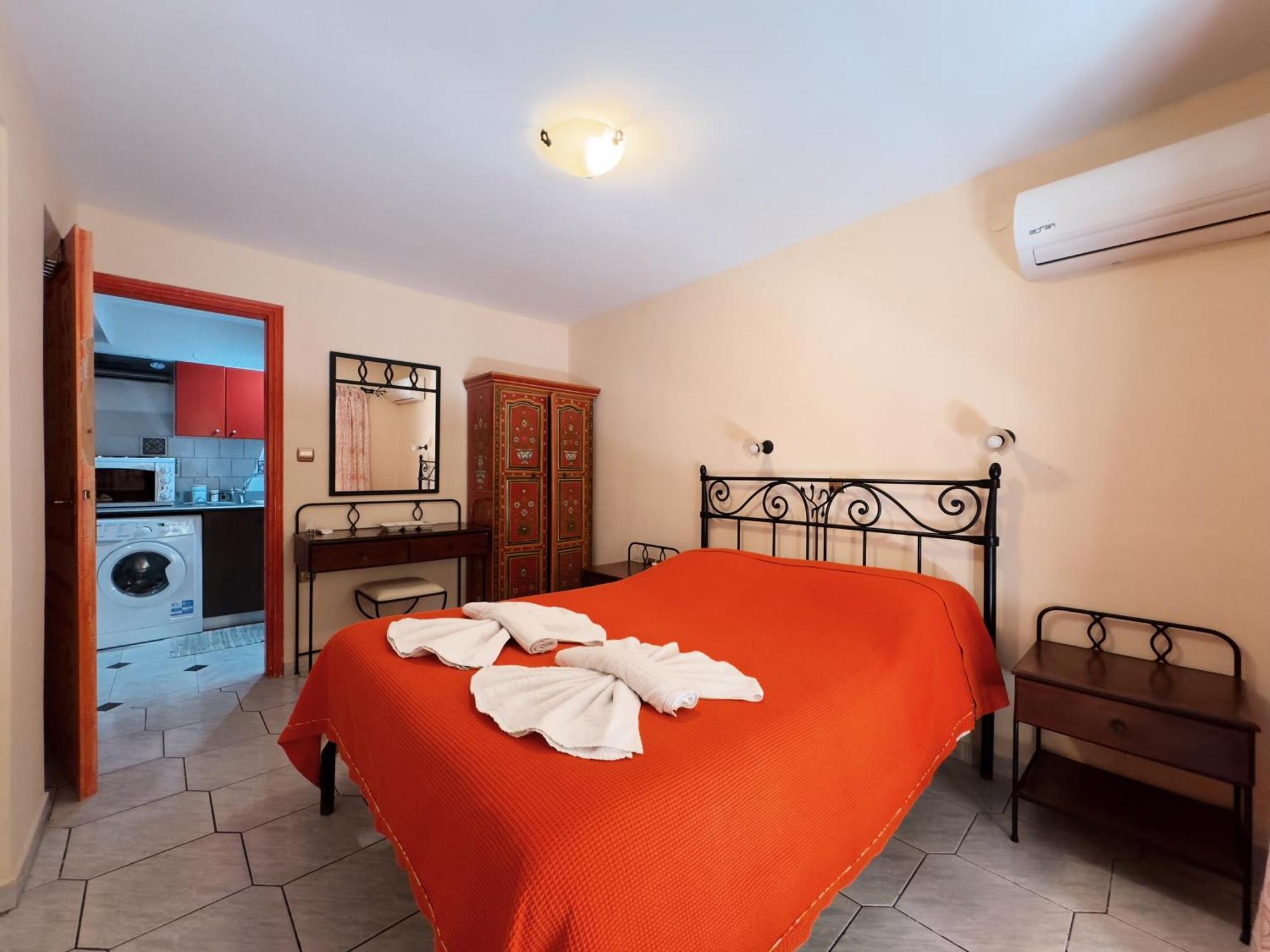 Villa Eleni Seaside Apartments Платаньяс Екстер'єр фото