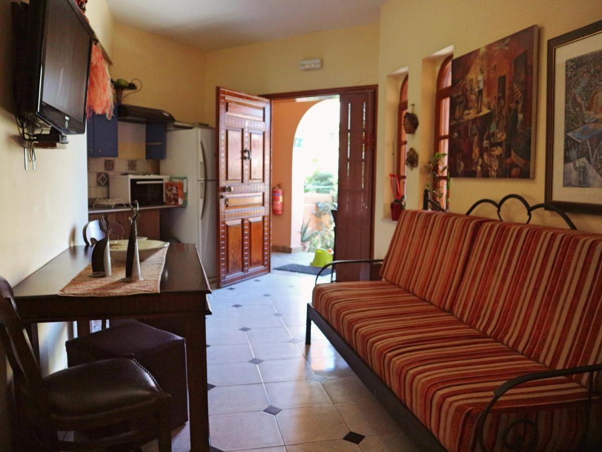 Villa Eleni Seaside Apartments Платаньяс Екстер'єр фото