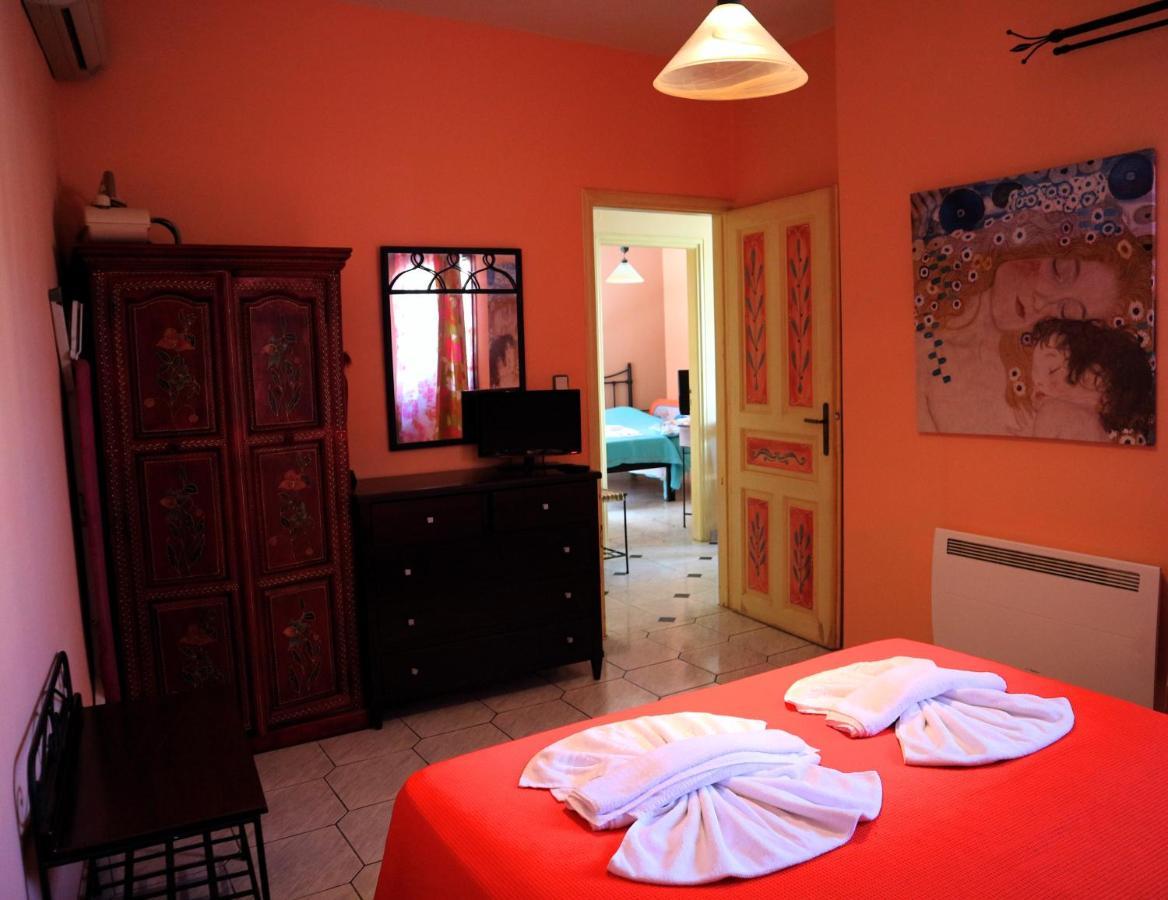 Villa Eleni Seaside Apartments Платаньяс Екстер'єр фото